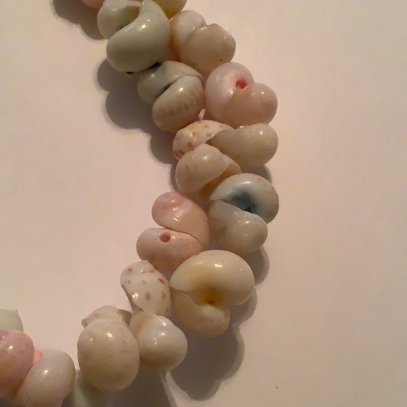 Bubble shell necklace - Picture 2 of 4